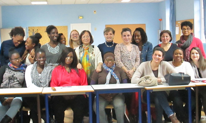 Buổi giới thiệu về văn hóa Việt Nam tại trường cùng với sinh viên và phụ trách