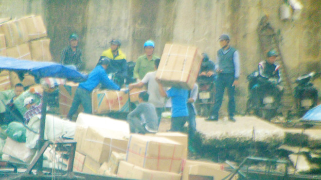 Vận chuyển hàng lậu ở Ka Long
