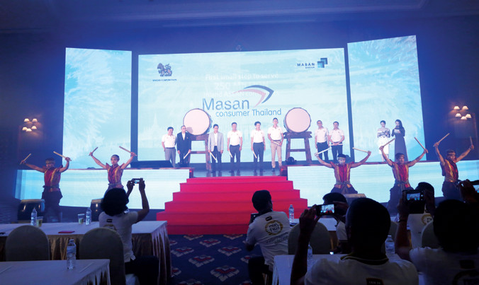 Lãnh đạo Masan và Singha tiến hành nghi thức giới thiệu.