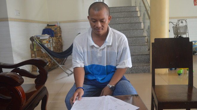 Anh Trung đang hoang mang vì bỗng dưng mất tiền.