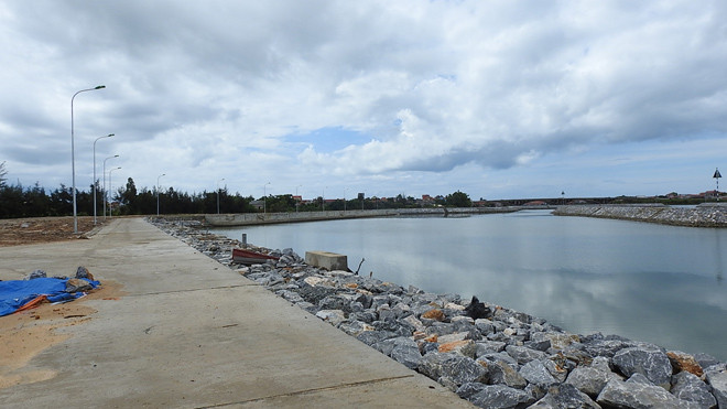 Âu thuyền Bắc Roòn đã hoàn thành 2 năm nhưng chưa có chiếc tàu cá nào vào đậu.