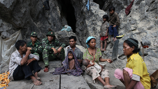 Sau 50 năm rời hang đá, nhưng cuộc sống người Rục vẫn gần như nguyên thủy.