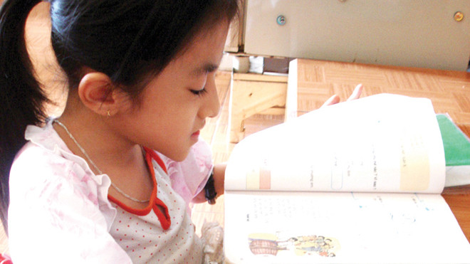 Nữ sinh xương thủy tinh Đỗ Trần Tú Uyên học tập rất chuyên cần