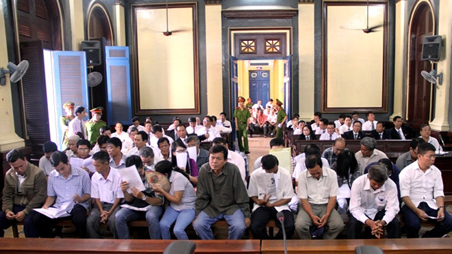 Các bị cáo tại phiên tòa. Ảnh: Tân Châu