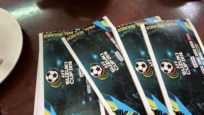 Những tấm vé trận bán kết lượt về được khoe trên mạng xã hội. Ảnh: Xuân Vĩnh