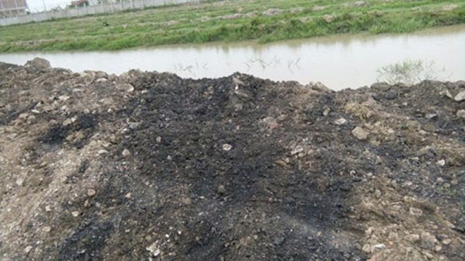 Chất thải chôn lấp tại KCN Bảo Minh. Ảnh: MĐ