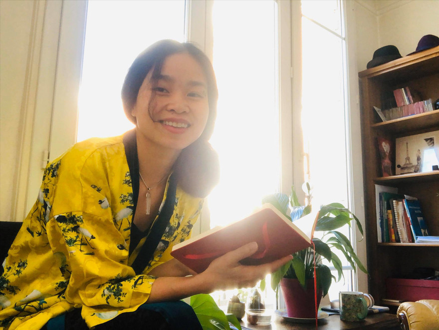 Ảnh Đồng Lan tự chụp sáng 1/4 tại “khu cách ly” của riêng mình