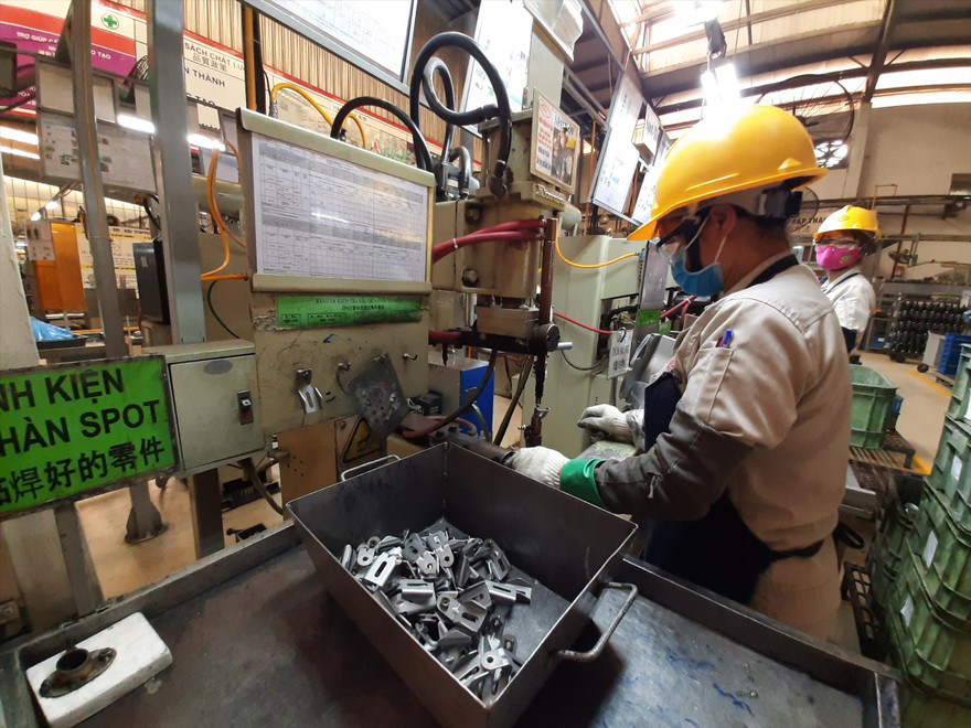 Người lao động mong được hỗ trợ một phần tiền lương trong thời gian phải nghỉ việc 