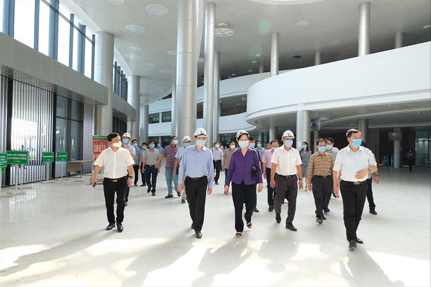 Quyền Bộ trưởng Bộ Y tế thăm cơ sở 2 BV Bạch Mai và Việt Đức tại Hà Nam