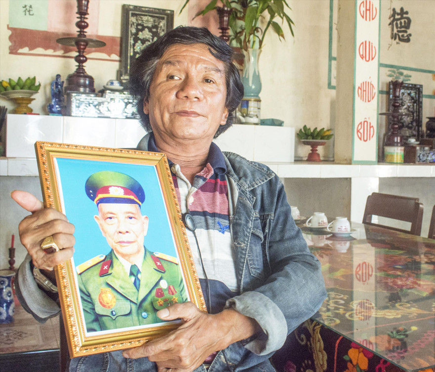 Võ sư Đông Nhất Tơ hoài niệm về người thầy đáng kính của mình. Ảnh: Văn Chương 