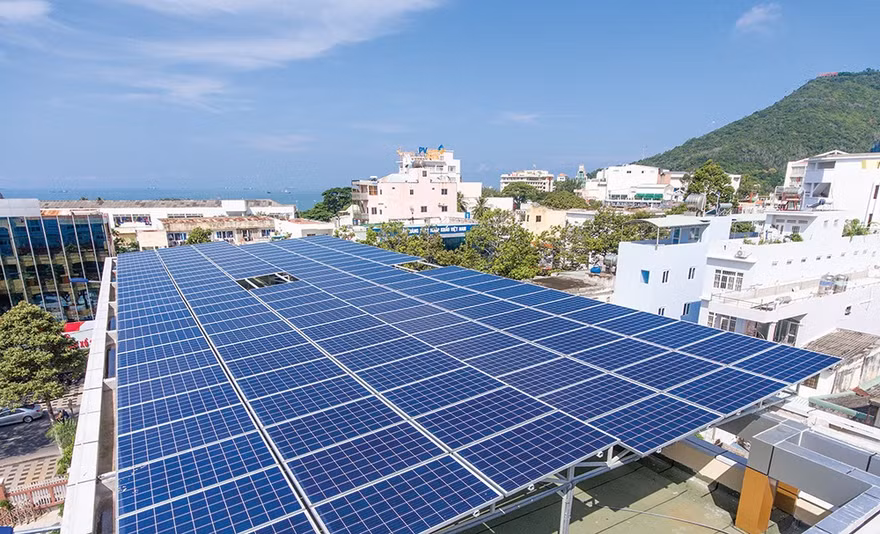 EVN dừng mua điện mặt trời mái nhà sau ngày 31/12/2020 để chờ hướng dẫn từ Chính phủ và Bộ Công Thương