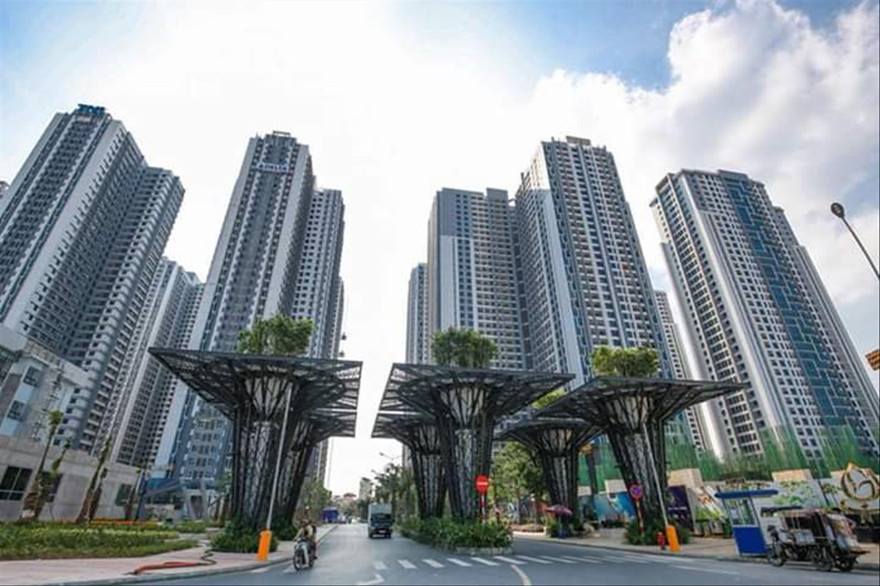 Doanh nghiệp bất động sản liên tục phát hành trái phiếu huy động vốn trong mùa dịch COVID-19. Người mua cần cân nhắc để tránh rủi ro. (Trong ảnh: Khu chung cư Goldmark City thuộc TNR Holdings Việt Nam). Ảnh: NM