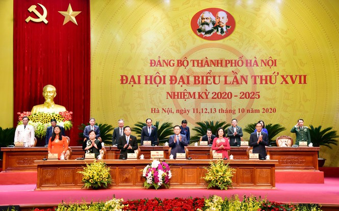 Đoàn chủ tịch ra mắt Đại hội