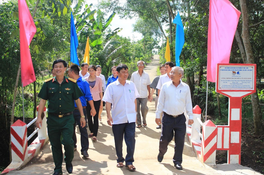 Một cây cầu dân sinh của Tỉnh Đoàn Đồng Nai vừa mới khánh thành, đem lại niềm vui cho người dân địa phương. Ảnh: PV