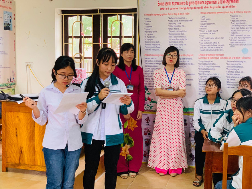 Giáo viên THCS - THPT cùng lúc viết nhận xét hàng trăm học sinh là thách thức lớn