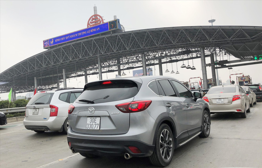 Có tiến độ triển khai trong năm 2018 nhưng đến nay trạm BOT Pháp Vân-Ninh Bình vẫn chây ì thu phí ETC. Ảnh: T.Đảng