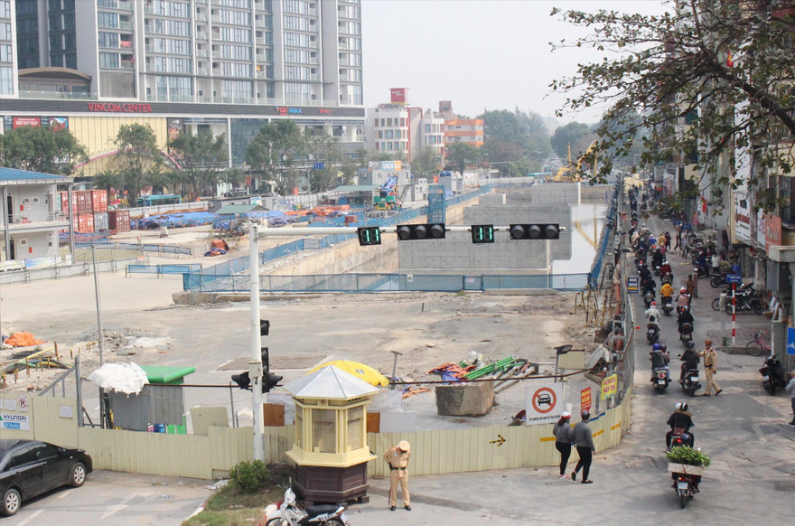 Công trường nhà ga S9 (trước Khách sạn Daewoo), theo báo cáo của nhà thầu ngày 30/1 (mùng 6 Tết) không có nhân sự thi công