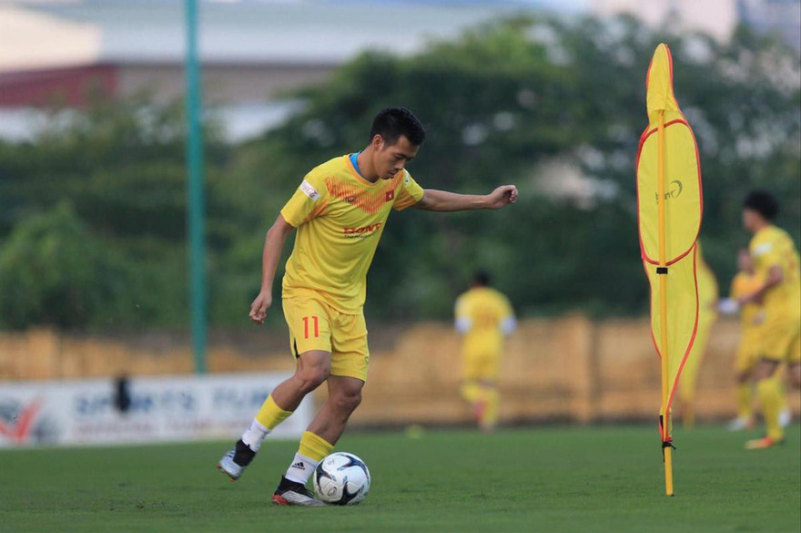 Văn Quyết liệu sẽ được HLV Park Hang Seo sử dụng cho Vòng loại thứ 2 World Cup 2022?. Ảnh: Anh Tú