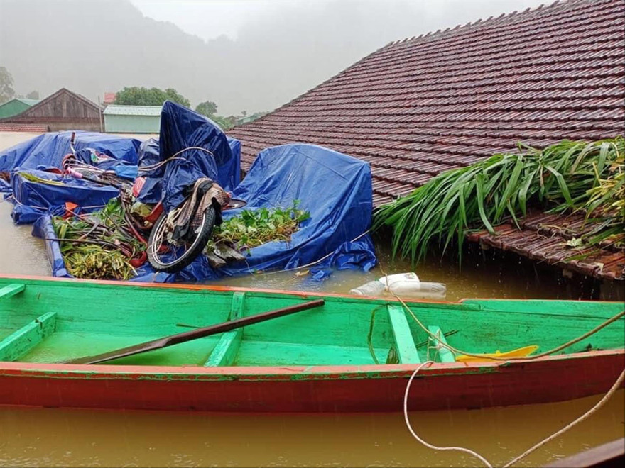 Rốn lũ Tân Hóa sắp vượt mốc lũ lịch sử năm 2010