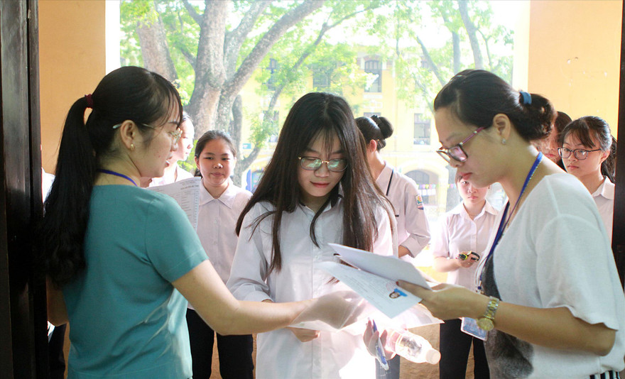 Nhiều giáo viên cho rằng, nên giảm độ khó và đề thi chính thức phải bám sát đề minh họa năm nay. Ảnh: Như Ý 