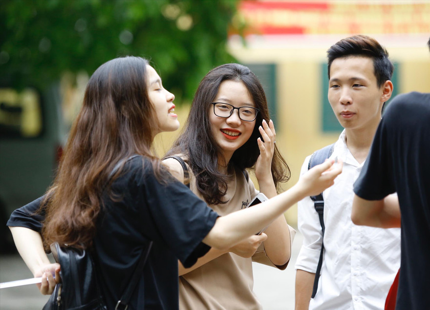 Bộ GD&ĐT khẳng định không cắt giảm chương trình học một cách cơ học 