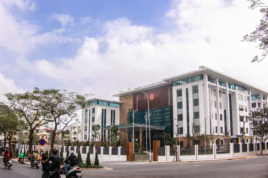 Sau nhiều nỗ lực, công trình trụ sở mới Quận ủy - HĐND - UBND quận Đống Đa tọa lạc tại số 61 phố Hoàng Cầu đã về đích vượt tiến độ để đưa vào sử dụng từ tháng 1/2020. Ảnh: Duy phạm