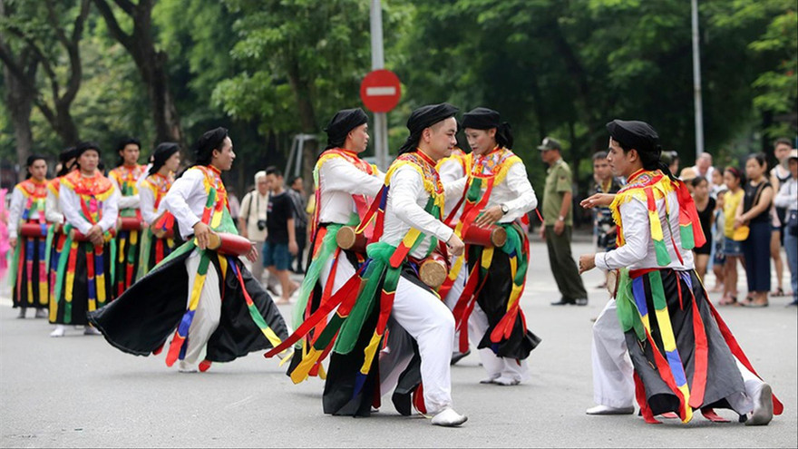 Lễ hội văn hóa đường phố trong khuôn khổ hoạt động kích cầu du lịch. Ảnh: P.V