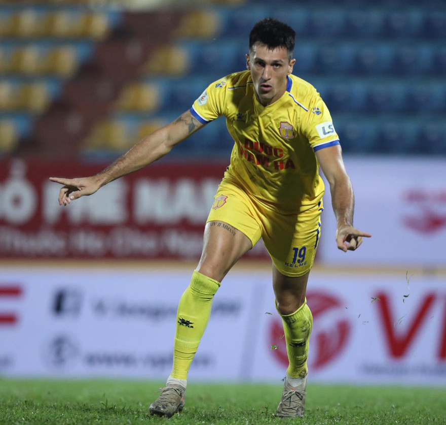 Dù đã qua thời đỉnh cao phong độ, chân sút Đỗ Merlo vẫn rất được kỳ vọng khi Nam Định gặp HAGL ở cúp Quốc gia cuối tuần này. Ảnh: CTV 