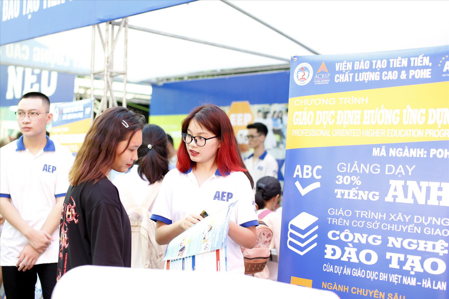 Mỗi thí sinh có duy nhất 1 lần điều chỉnh nguyện vọng xét tuyển đại học. Ảnh: Như Ý