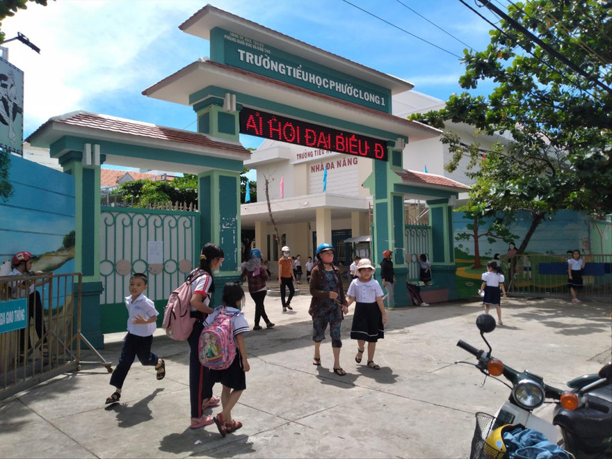 Trường Tiểu học Phước Long 1 đã bớt xén suất ăn của hàng trăm học sinh bán trú. Ảnh: Lữ Hồ