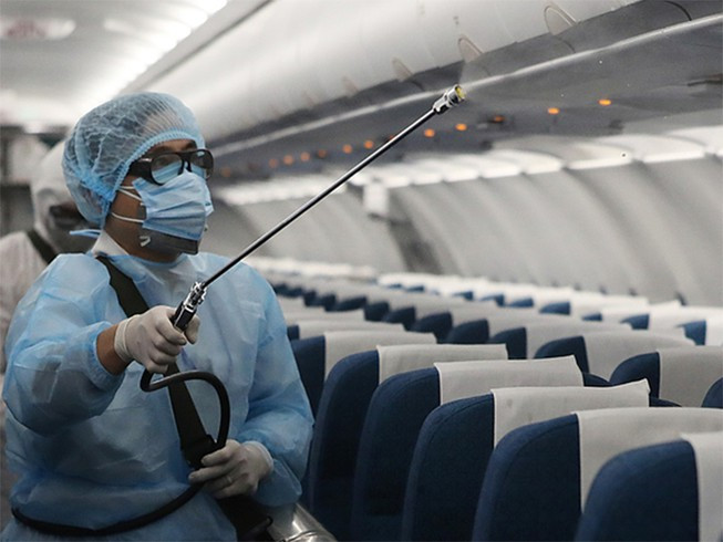 Cách ly 57 người liên quan đến vụ hành khách Nhật 