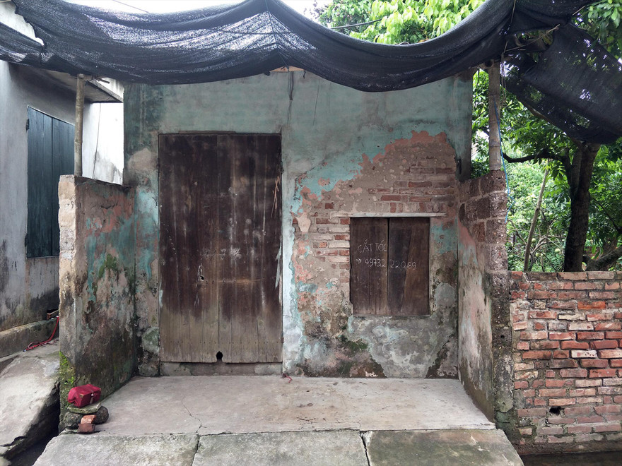 Ngôi nhà nơi cháu H bị bố đánh đập trong thời gian dài 