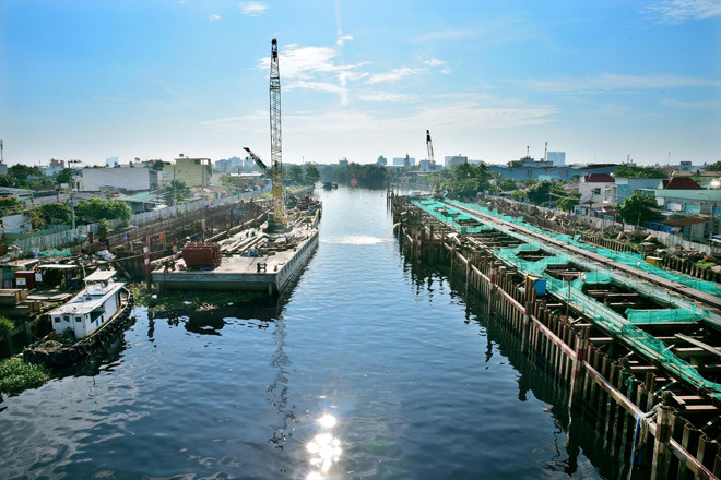 Siêu dự án chống ngập “đắp chiếu” hơn nửa năm qua. Ảnh: Huy Thịnh