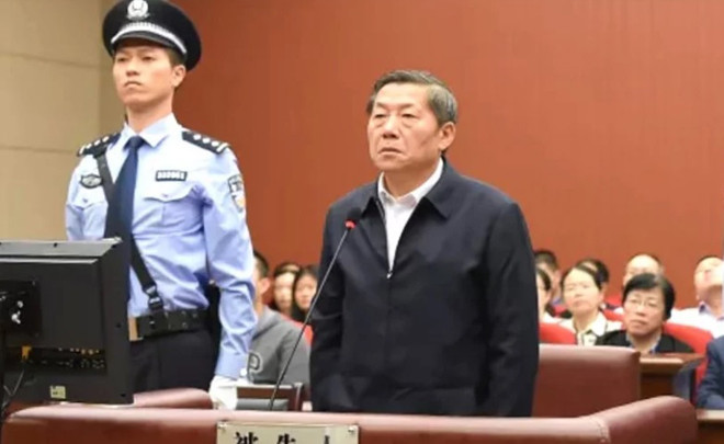 Lỗ Vĩ xuất hiện tại tòa ngày 19/10. Ảnh: SCMP 