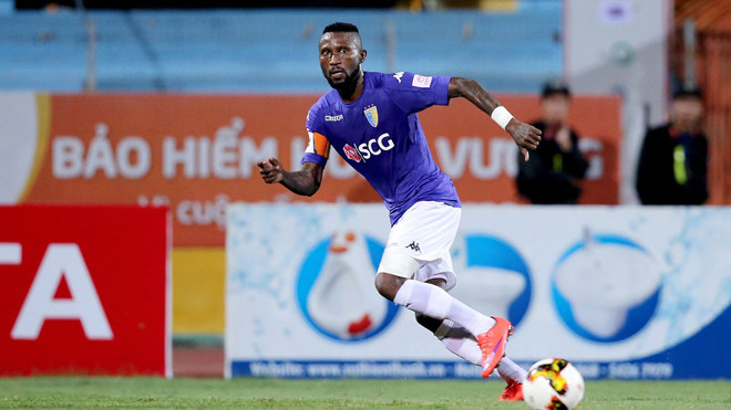 Tiền đạo Hoàng Vũ Samson 