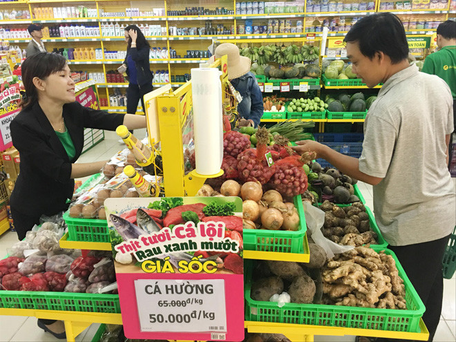 Thuế tài sản làm giảm thu nhập và giảm chi tiêu hộ gia đình 