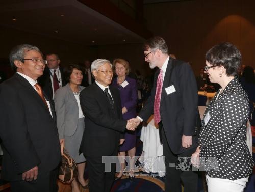 Tổng Bí thư Nguyễn Phú Trọng gặp gỡ đại diện các tầng lớp xã hội Việt Nam - Hoa Kỳ. Ảnh: TTXVN