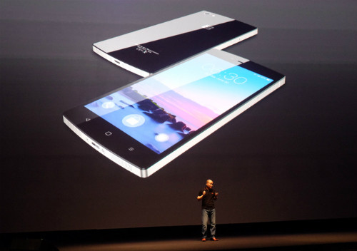 Nguyễn Tử Quảng trong lễ ra mắt Bphone. Ảnh: Tuấn Hưng/ VnExpress