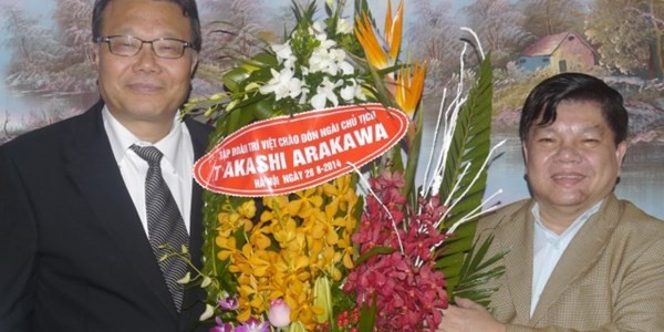 Ông Trí đón 2 đối tác Hàn Quốc và Nhật Bản tại Hà Nội.