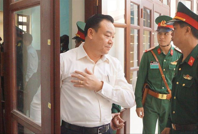 Bị cáo Phùng Danh Thắm tại tòa 