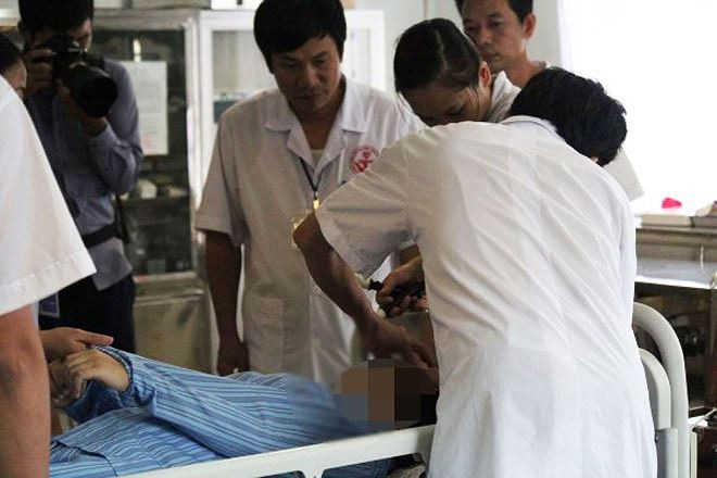 Nhiều thanh niên nhập viện vì loạn thần do chơi game. ảnh: hồng vĩnh