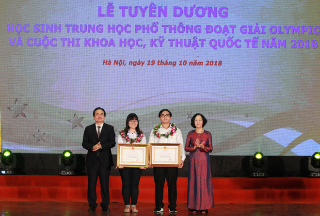 Lễ tuyên dương học sinh đoạt giải Olympic quốc tế năm 2018. Ảnh: Như Ý