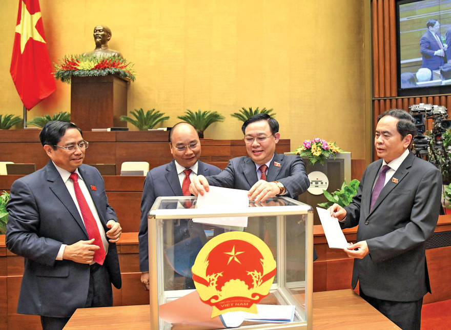 Sáng 5/4 tại hội trường, các đại biểu Quốc hội bầu Chủ tịch nước bằng hình thức bỏ phiếu kín Ảnh: Như Ý