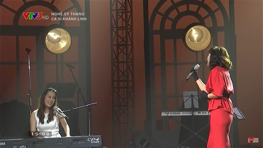 Giáng Son cùng Khánh Linh trình diễn Giấc mơ trưa trong một chương trình truyền hình