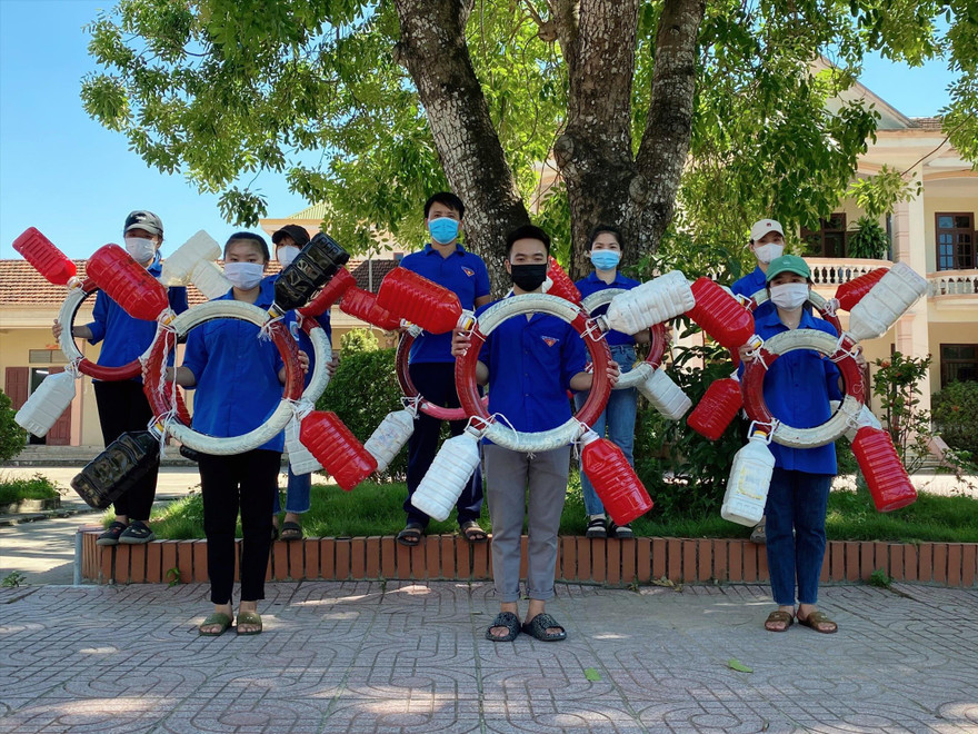 Mô hình “Lốp xe cứu hộ” của đoàn xã Quỳnh Hậu giúp giảm tai nạn đuối nước 