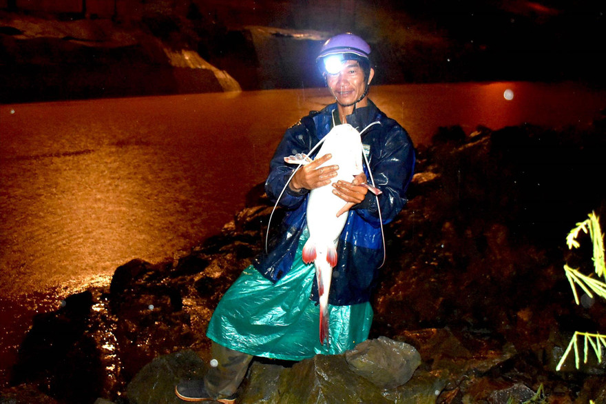 Anh Toản cột “thủy quái”