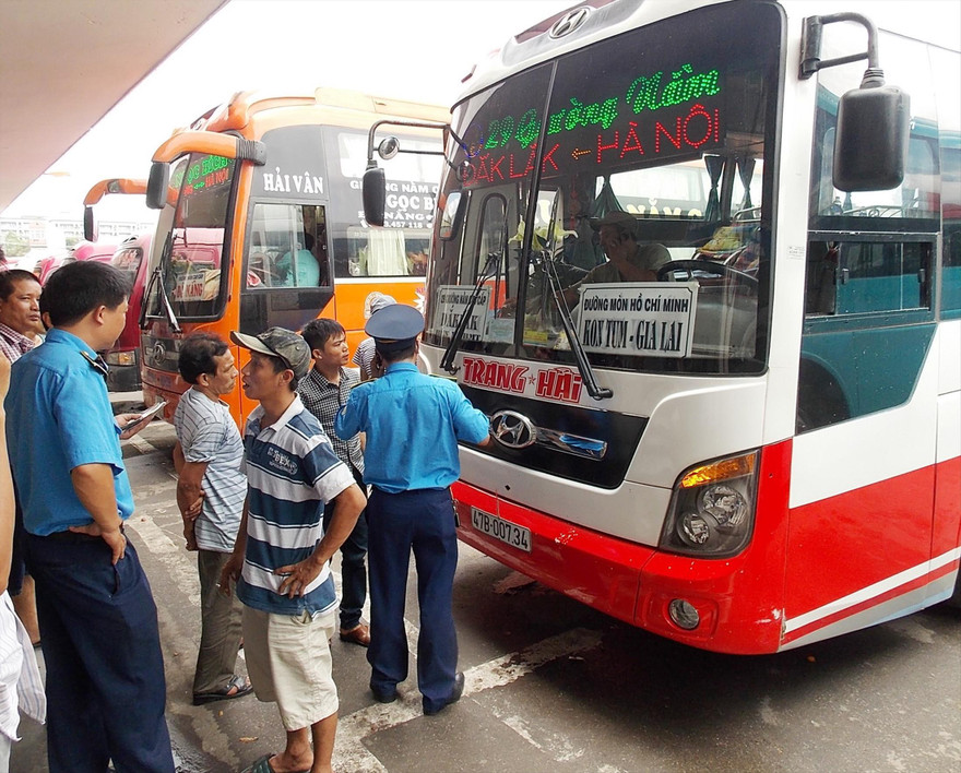 Tổng cục Đường bộ Việt Nam yêu cầu xe kinh doanh vận tải phải lắp camera trước 1/7 Ảnh: Anh Trọng 