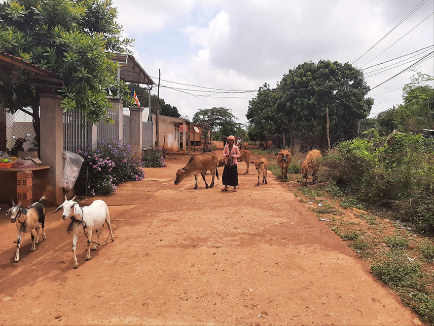 Một góc làng nghèo Kueng Đơn 