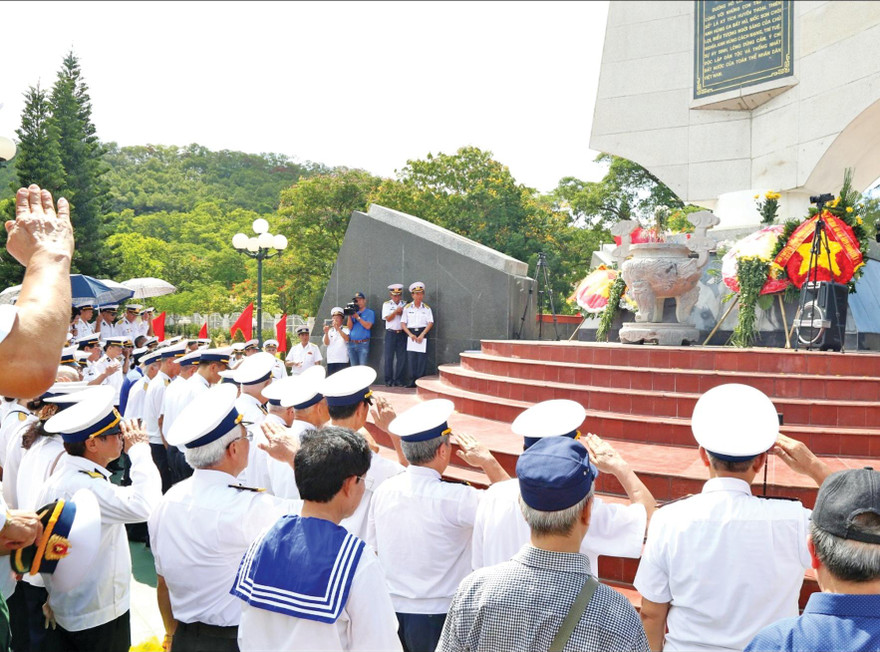 Các cựu binh trên các chuyến tàu không số về thăm lại chiến trường xưa