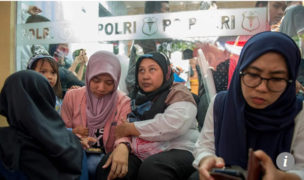 Indonesia chưa tìm thấy hộp đen máy bay rơi